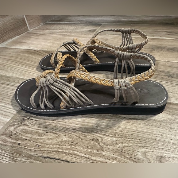 Sandals - Picture 2 of 5